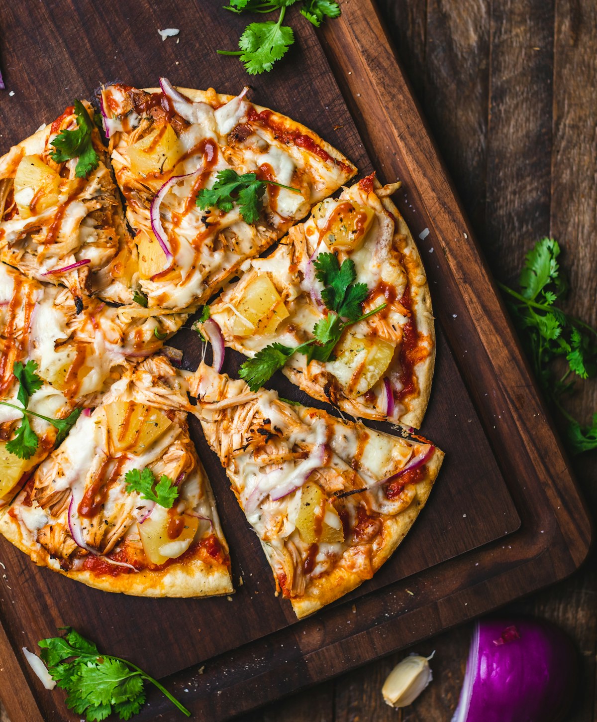 Pizza napolitaine, pâte fine et croustillante
